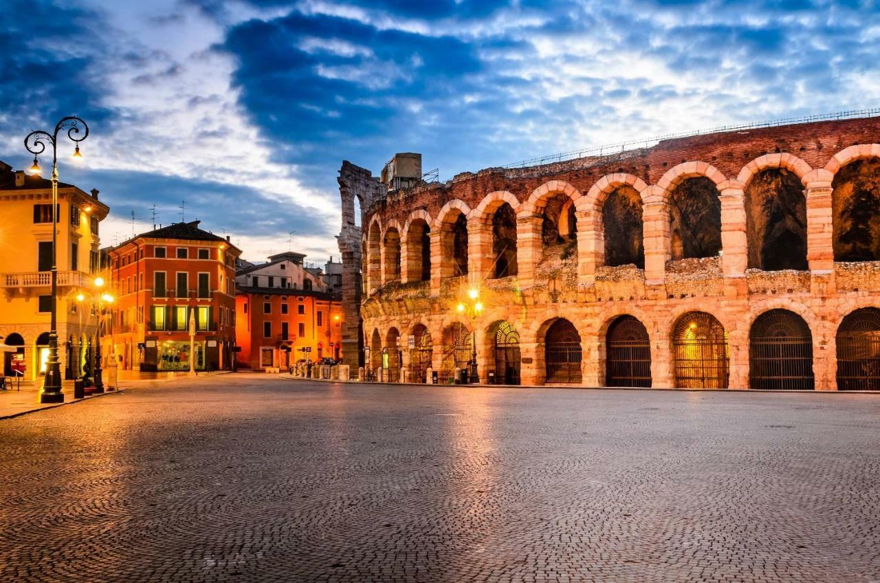 Fiore D'Arancio Luxury City Center Apartment Verona Exteriér fotografie
